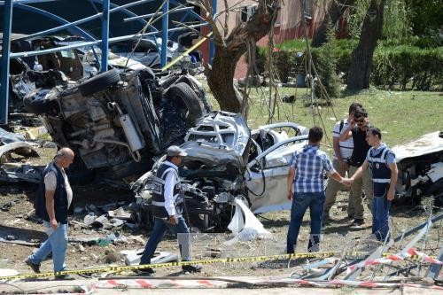 10 people killed and injured by bomb blasts in Turkey - ảnh 1